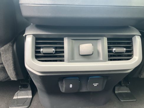 Used 2024 Ford F150 Lariat image 16