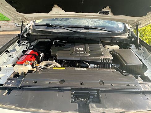 Used 2017 Nissan Titan PRO-4X w/ Pro-4x Convenience Package AWD/4WD image 34