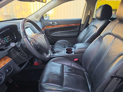 Used 2019 Lincoln MKT AWD image 10