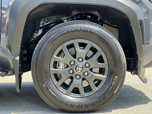 Used 2025 Toyota 4Runner SR5 AWD/4WD image 14