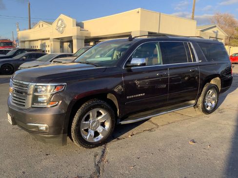 Used 2015 Chevrolet Suburban LTZ image 2