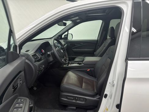 Used 2024 Honda Passport Black Edition image 9