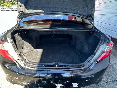 Used 2014 Toyota Camry LE image 6