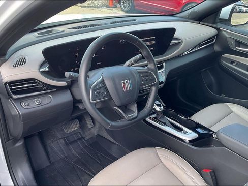 Used 2025 Buick Envista Avenir FWD image 14