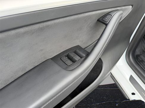 Used 2024 Tesla Model Y Long Range image 17