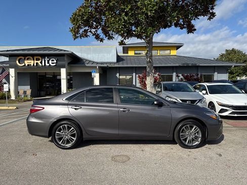 Used 2017 Toyota Camry SE image 8