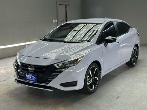 Used 2025 Nissan Versa SR w/ Trunk Package FWD image 3