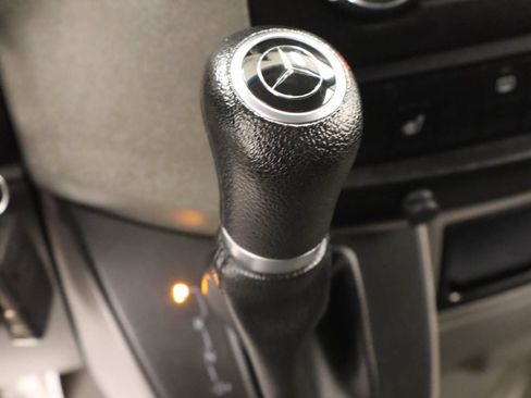 Used 2018 Mercedes-Benz Sprinter 2500 image 9