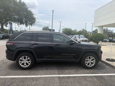 Used 2022 Jeep Grand Cherokee Limited AWD/4WD image 19