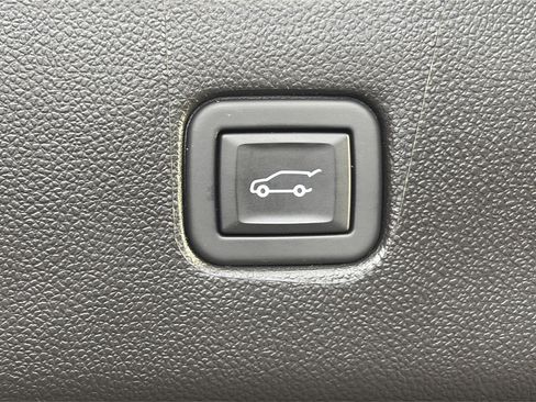 Certified 2024 Chevrolet Blazer LT w/ Convenience Package image 15