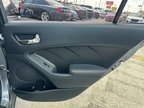 Used 2017 Kia Forte SX w/ SX Premium Tech Package FWD image 22