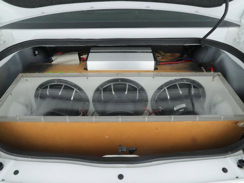 Used 2010 Dodge Challenger R/T image 16