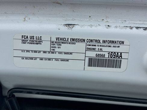 Used 2023 Jeep Gladiator Sport AWD/4WD image 20