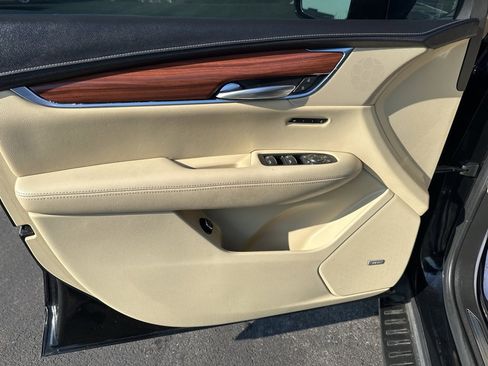 Used 2019 Cadillac XT5 Premium Luxury image 11