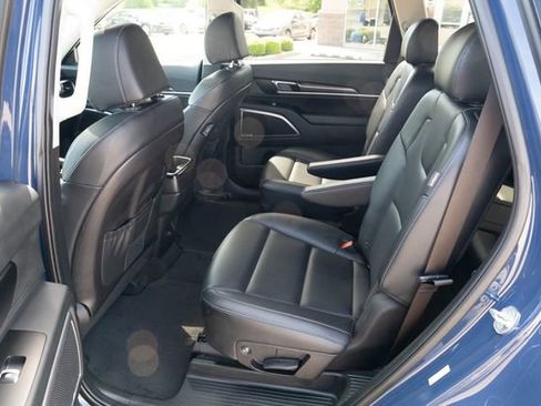 Used 2025 Kia Telluride S AWD/4WD image 30