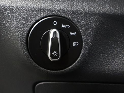 Used 2025 Volkswagen Jetta Sport image 36