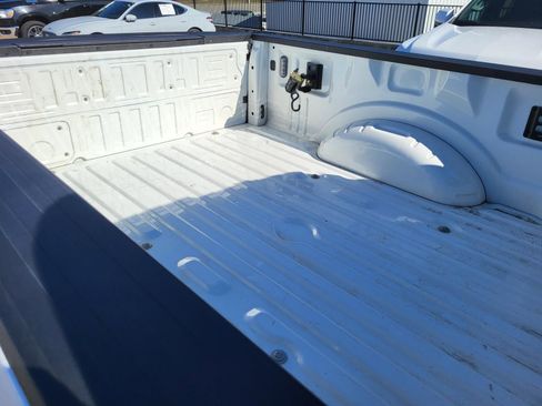 Used 2025 Ford F350 Platinum w/ FX4 Off-Road Package image 14