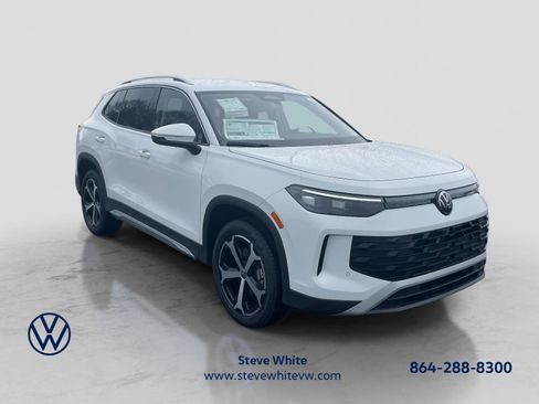 New 2026 Volkswagen Tiguan SE image 1