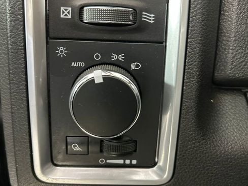 Used 2024 RAM 1500 Classic SLT image 14