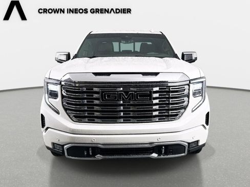 Used 2022 GMC Sierra 1500 Denali w/ Technology Package AWD/4WD image 2