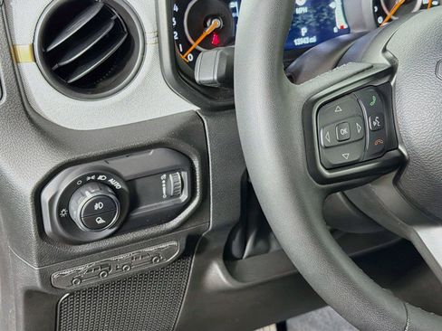 Used 2025 Jeep Gladiator Sport AWD/4WD image 17