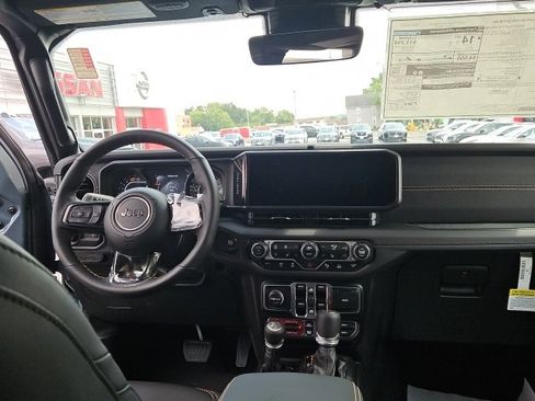 New 2025 Jeep Wrangler Unlimited Rubicon 392 image 27