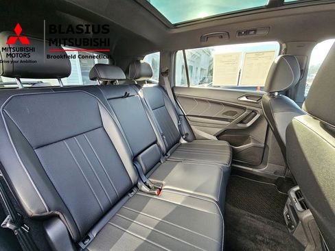 Used 2022 Volkswagen Tiguan SE R-Line image 22