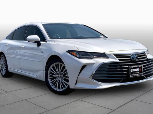 Used 2020 Toyota Avalon Limited FWD image 3