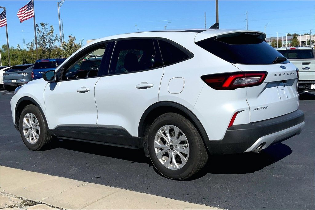 Used 2025 Ford Escape Active FWD image 2