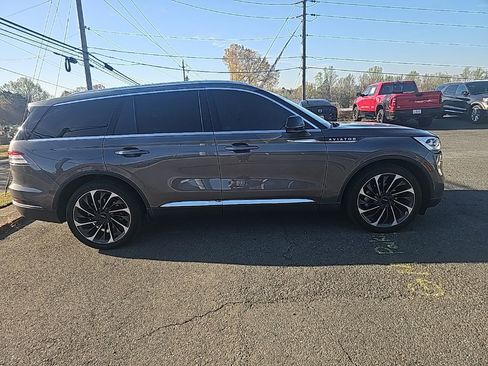 Used 2023 Lincoln Aviator Reserve w/ Equipment Group 201A image 3