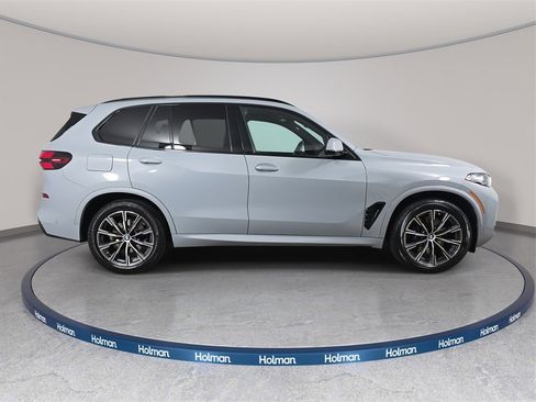 Certified 2025 BMW X5 xDrive40i w/ M Sport Package image 4