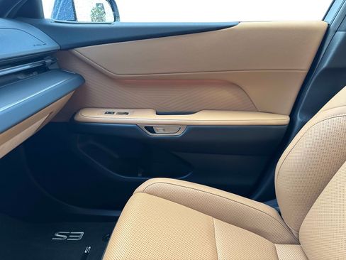 Used 2026 Lexus ES 350e w/ Convenience Package FWD image 22