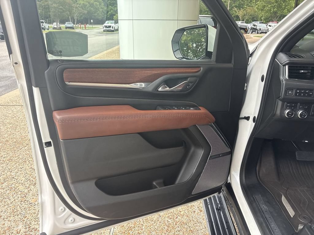 Certified 2023 GMC Yukon XL Denali Ultimate AWD/4WD image 23