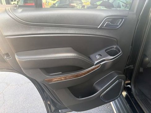 Used 2019 Chevrolet Tahoe LS AWD/4WD image 16