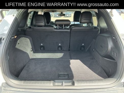 Used 2020 Jeep Cherokee Limited w/ Luxury Group AWD/4WD image 30