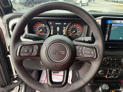 New 2025 Jeep Gladiator Sport image 19