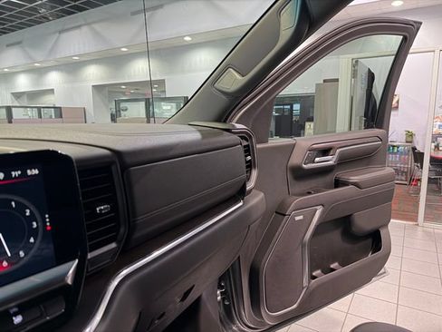 Used 2023 GMC Sierra 1500 SLT w/ SLT Premium Plus Package AWD/4WD image 26