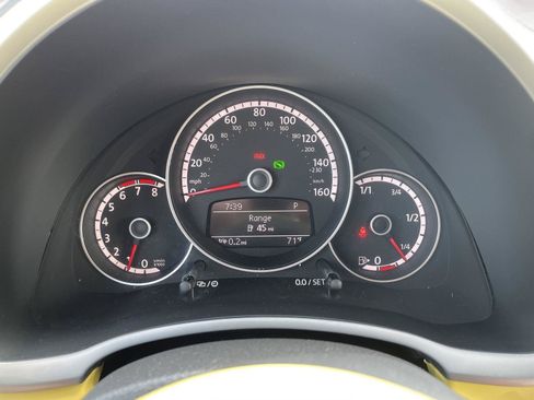 Used 2014 Volkswagen Beetle 1.8T FWD image 2