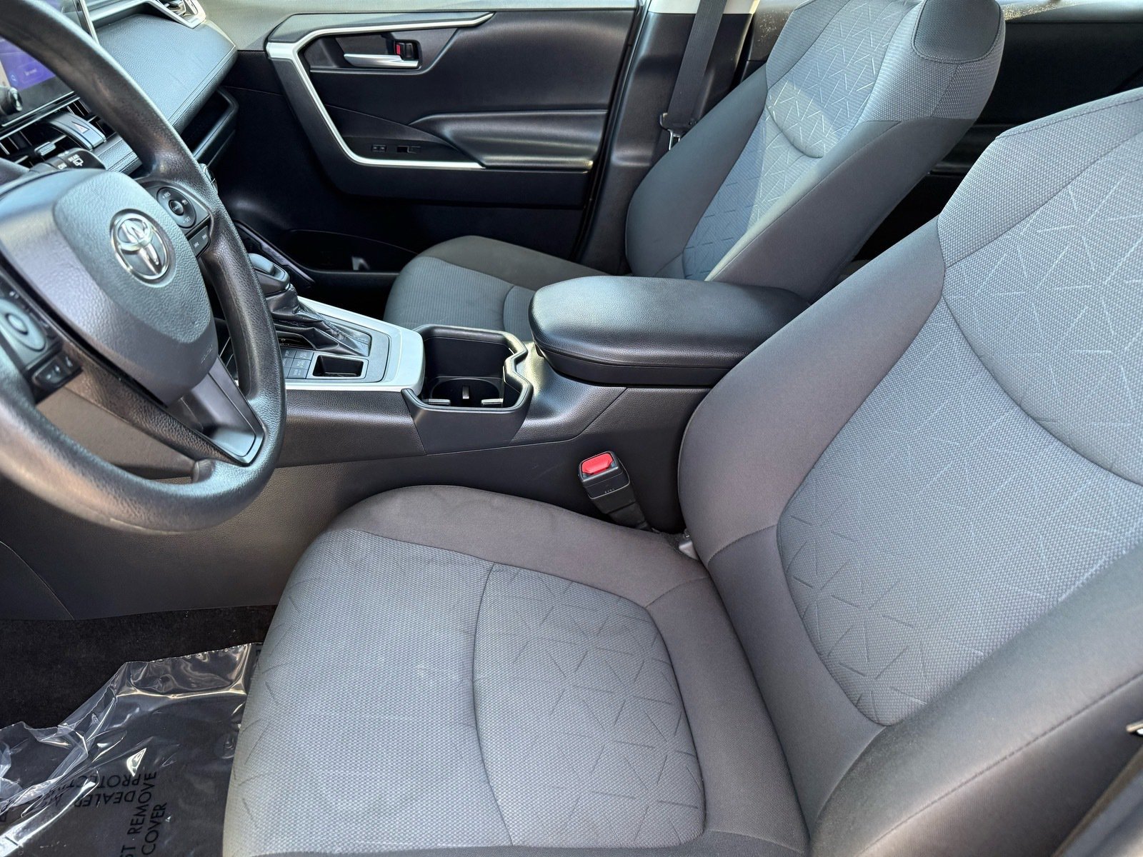 Used 2025 Toyota RAV4 XLE AWD/4WD image 13
