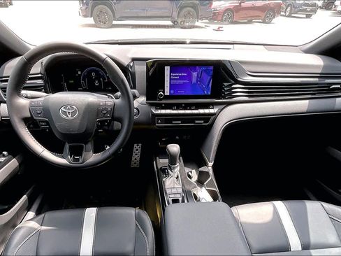 Used 2025 Toyota Camry SE w/ Convenience Package FWD image 15