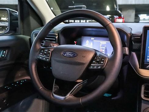 New 2025 Ford Maverick Lariat w/ Black Appearance Package image 15