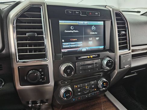 Used 2015 Ford F150 Platinum w/ Equipment Group 701A Luxury AWD/4WD image 40
