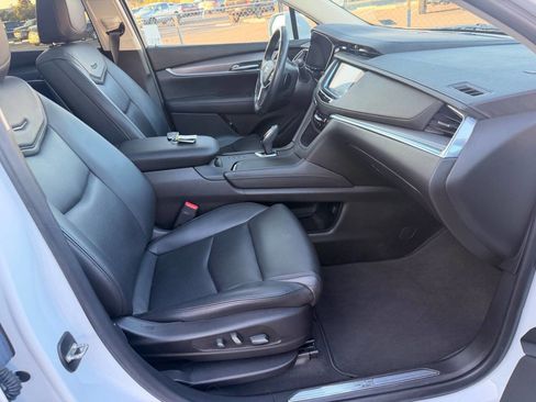 Used 2018 Cadillac XT5 Luxury w/ Driver Awareness Package AWD/4WD image 38