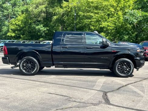 Used 2025 RAM 2500 Limited AWD/4WD image 65