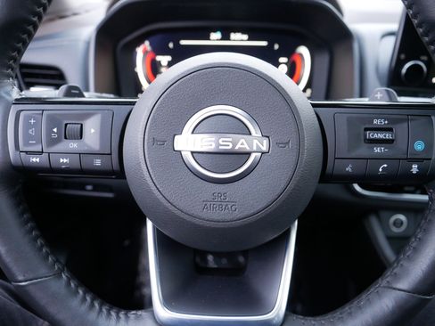 Certified 2022 Nissan Rogue Platinum w/ Head-Up Display Package image 24