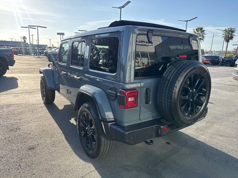 Certified 2025 Jeep Wrangler Unlimited Sahara w/ Safety Group image 5