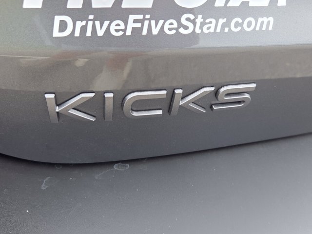 New 2027 Nissan Kicks SR w/ Cold Weather Package FWD image 11