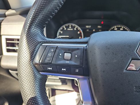 Used 2024 Mitsubishi Outlander SE AWD/4WD image 13