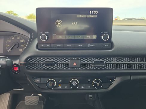 Certified 2025 Honda HR-V Sport image 17