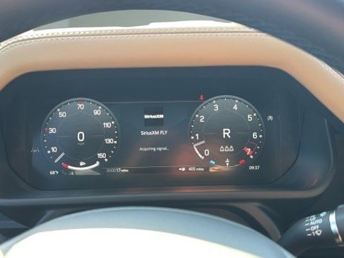 New 2026 Land Rover Defender 110 X-Dynamic SE image 28